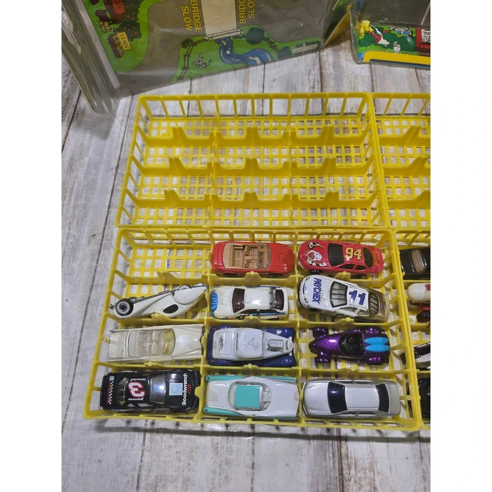 Vintage 1994‎ Matchbox Official Collectors Carry Case Playcity with Cars Lot